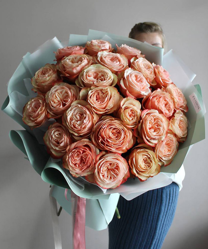 25 персиковых роз Кахала №4792