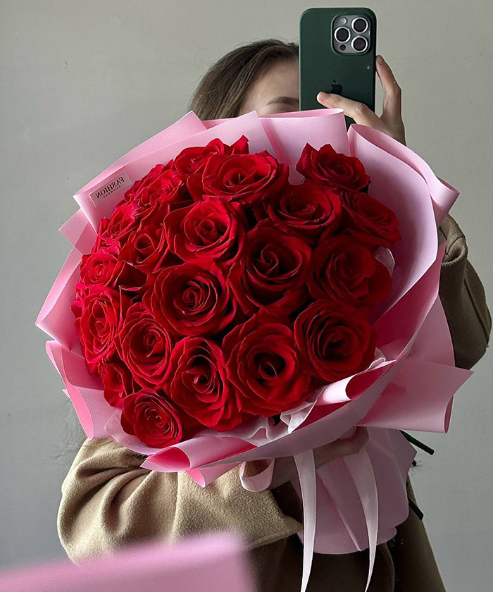 25 красных роз Фридом №3896